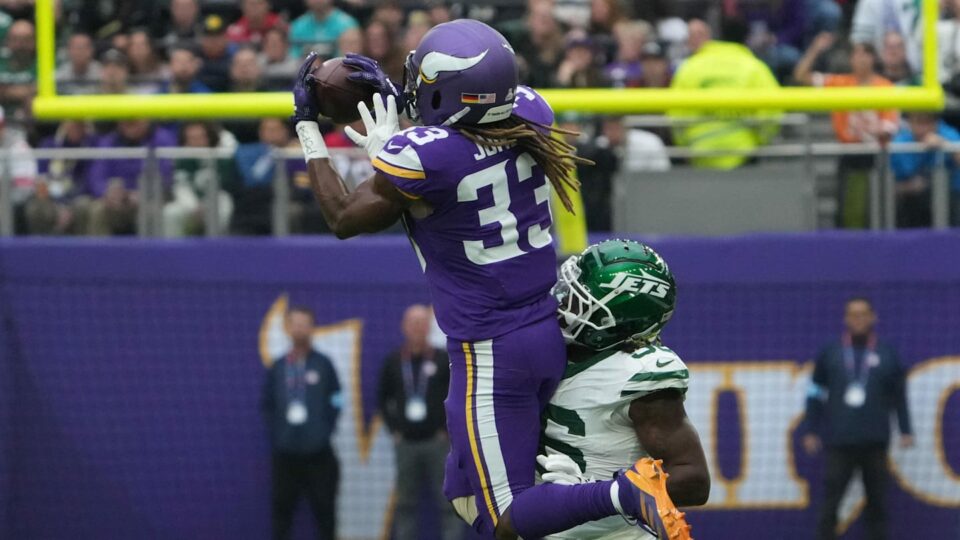 Vikings hope Aaron Jones' hip injury is short-term issue as they head into bye