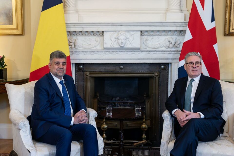 Romanian PM Marcel Ciolacu received by British counterpart Keir Starmer in London