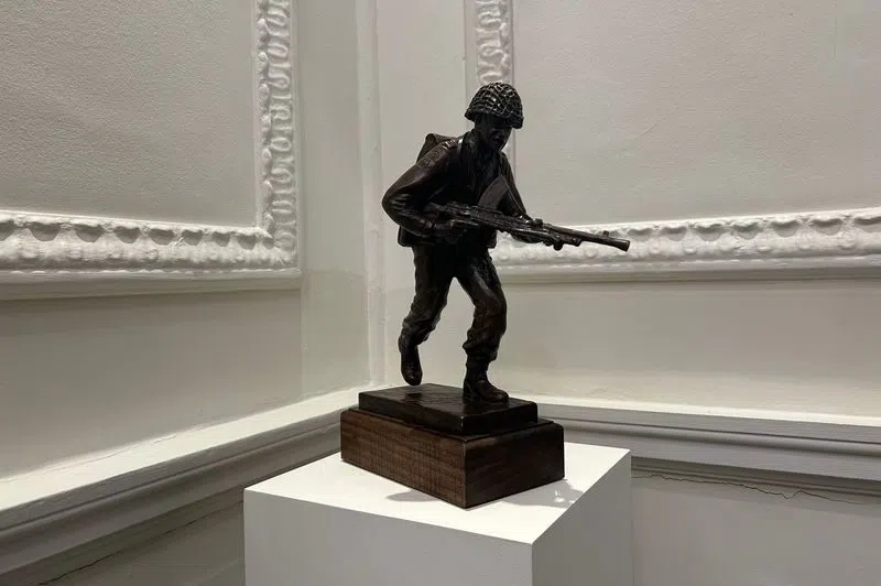 Replica of Regina Rifle statue