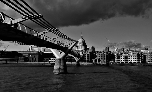 Millennium Bridge, River Thames, London, England.