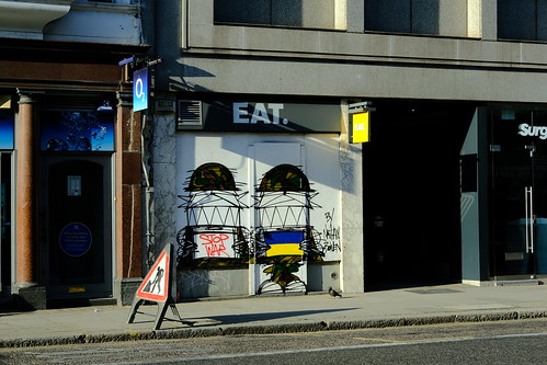 Stop War and Eat - Londoners No 128