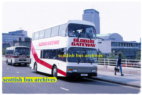 THE LONDONERS COACHES KJN7Y (OJD148R)